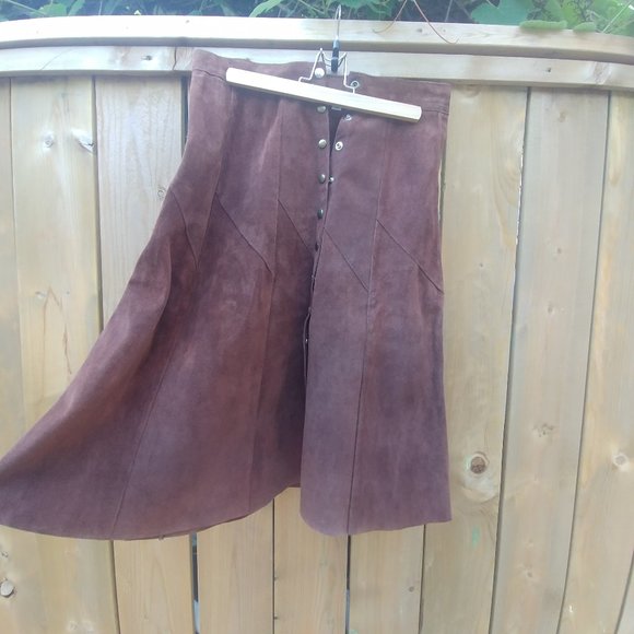 CLEARANCE A-Line Vintage Suede Skirt 29" Waist - Picture 2 of 4